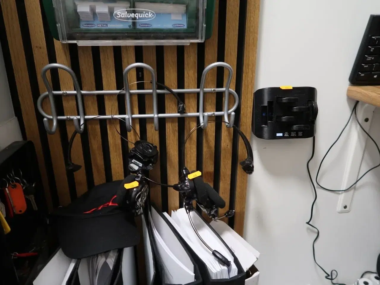Billede 1 - 5 stk. headsets med batterier og lader
