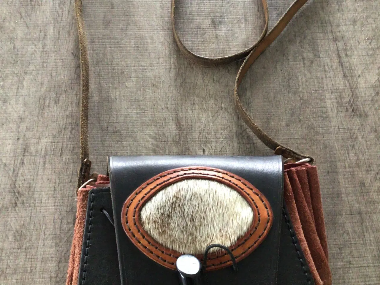 Billede 1 - Skuldertaske i læde