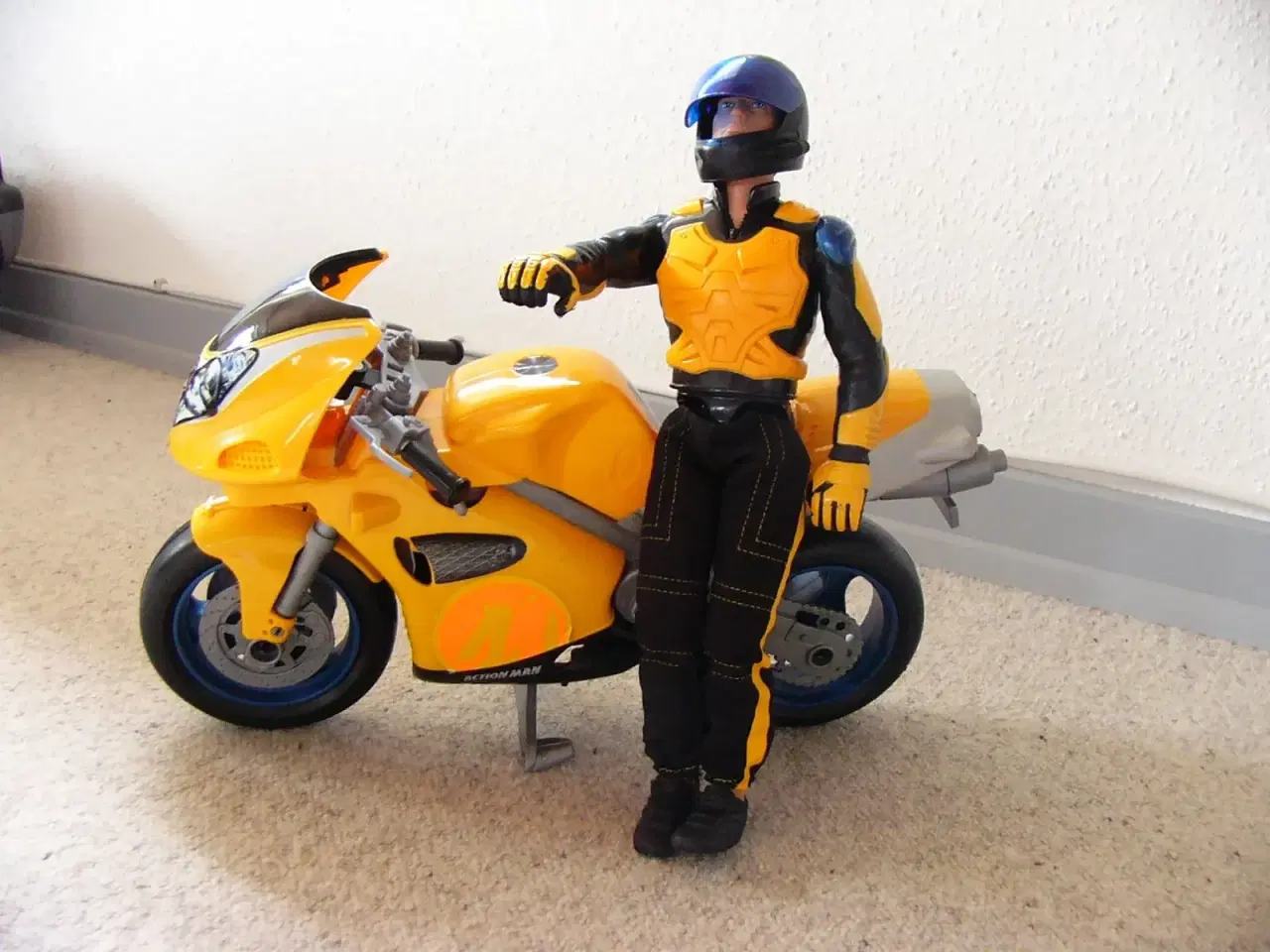 Billede 2 - Actionman med motorcykel