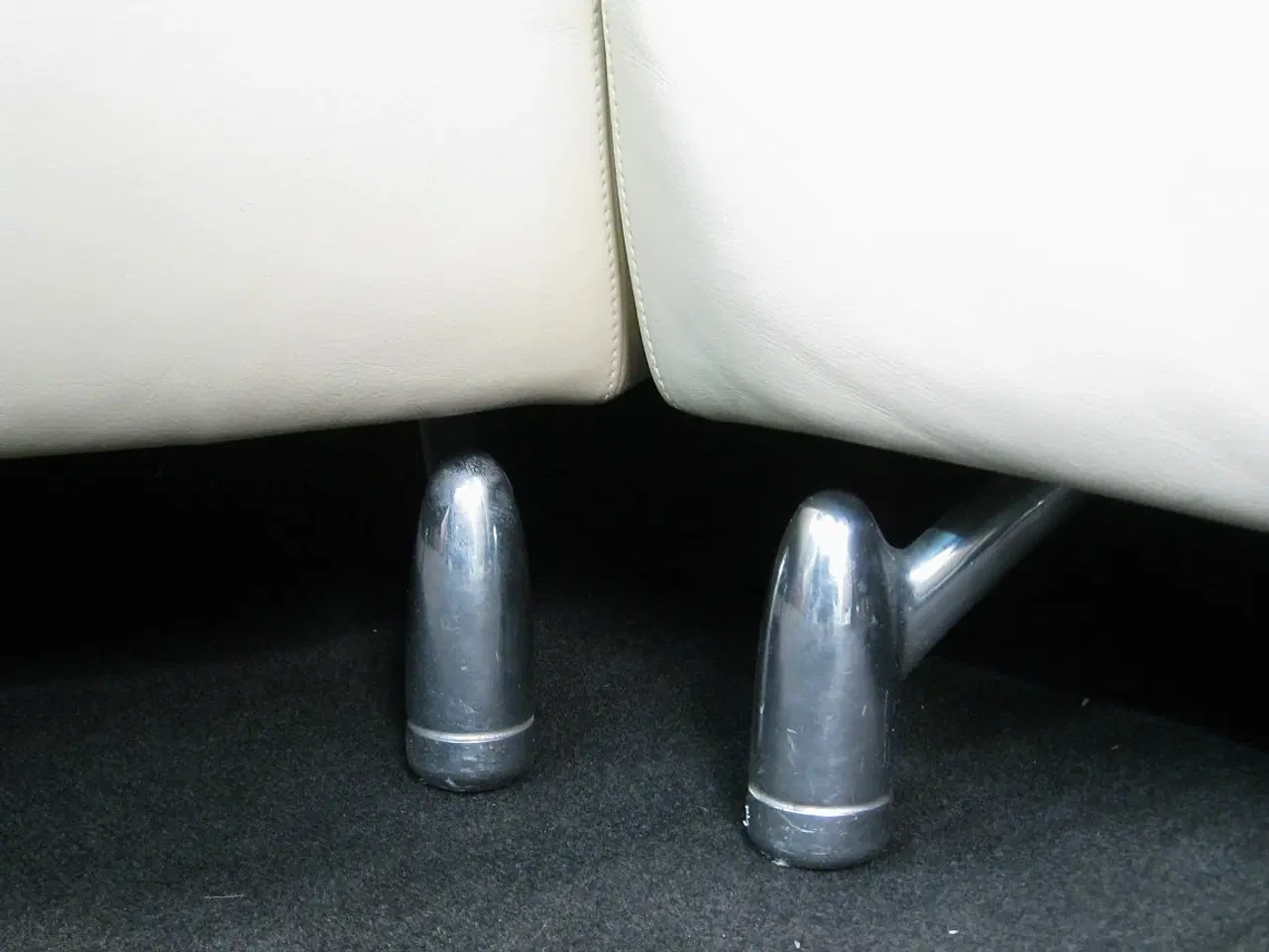 Billede 2 - Hvid læder sofa