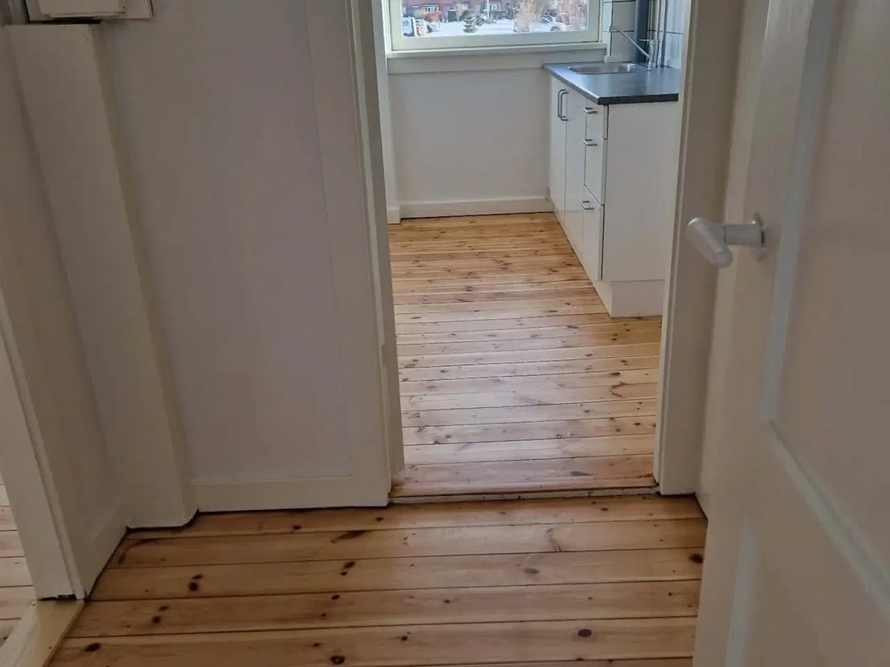 Billede 3 - Erhvervslokale med attraktiv placering i gadeplan og gode parkeringsmuligheder i nærheden.