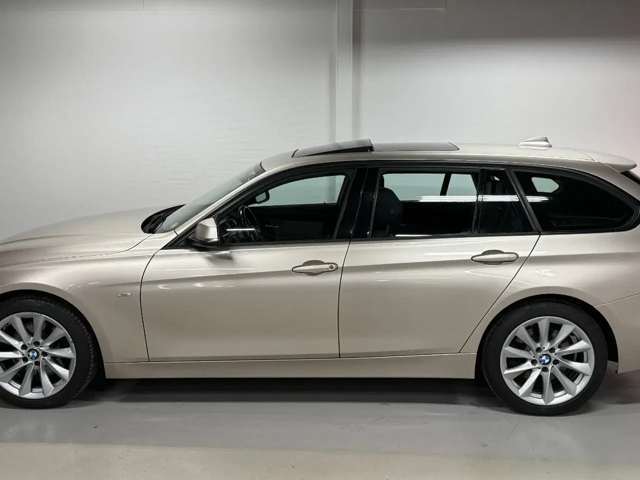 Billede 12 - BMW 330d 3,0 Touring aut.