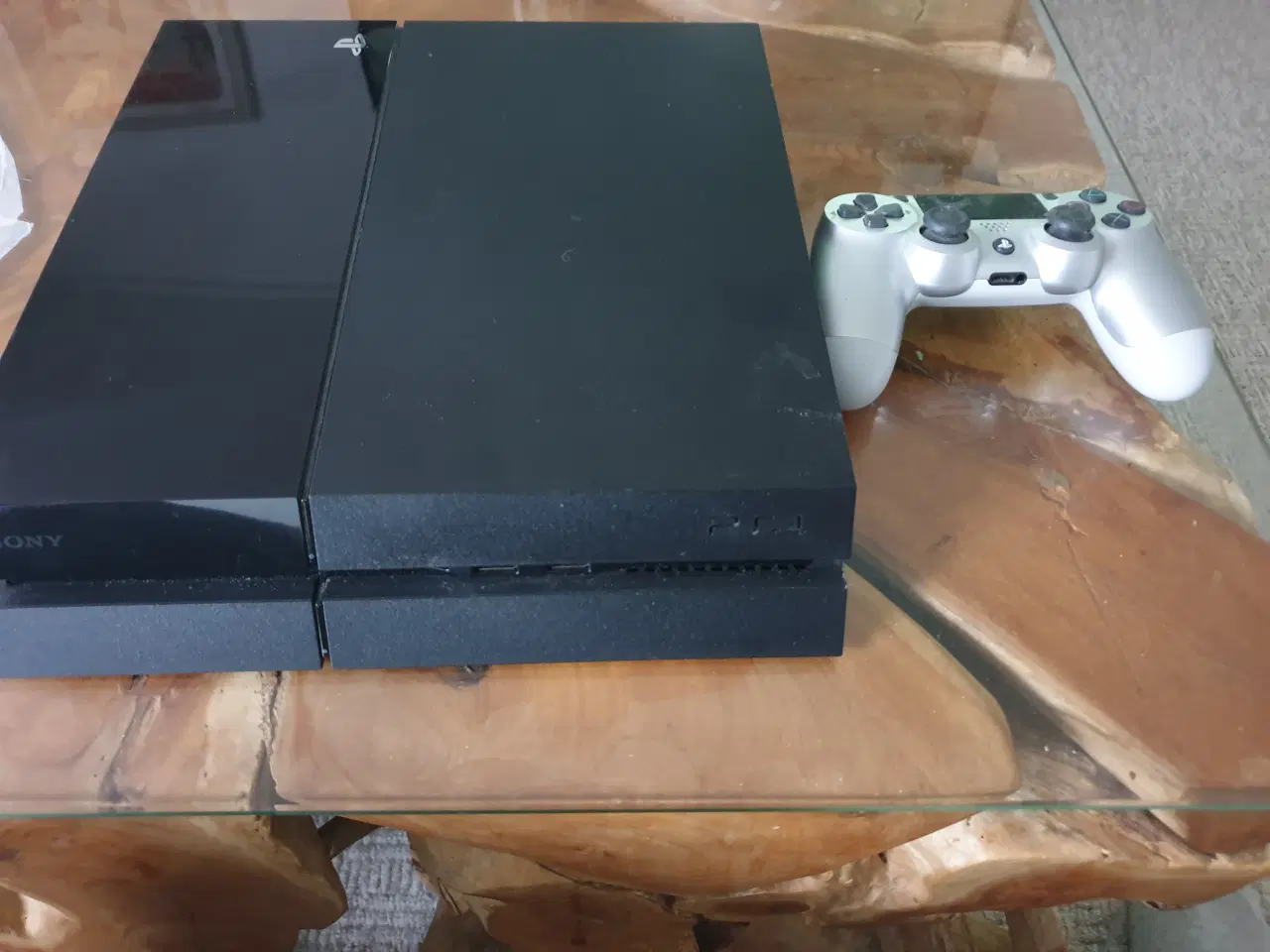 Billede 1 - Playstation 4 sælges.