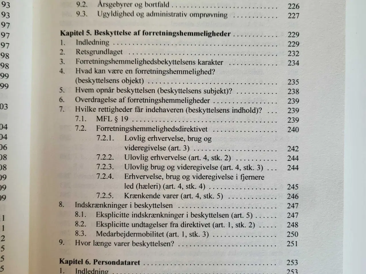 Billede 10 - Lærebog i informationsret