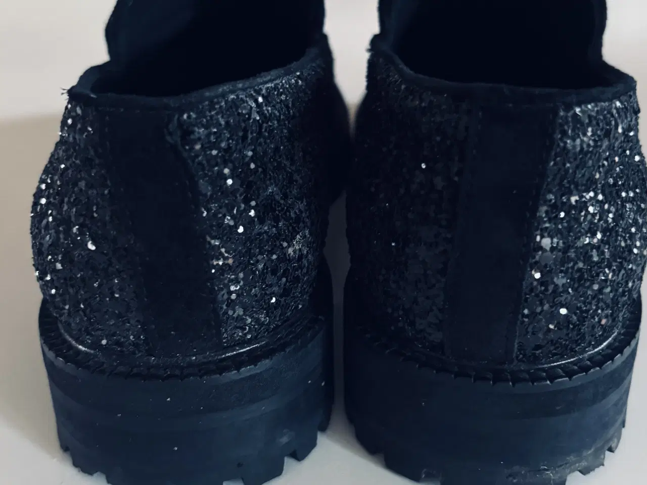 Billede 3 - Glitter loafers sort.