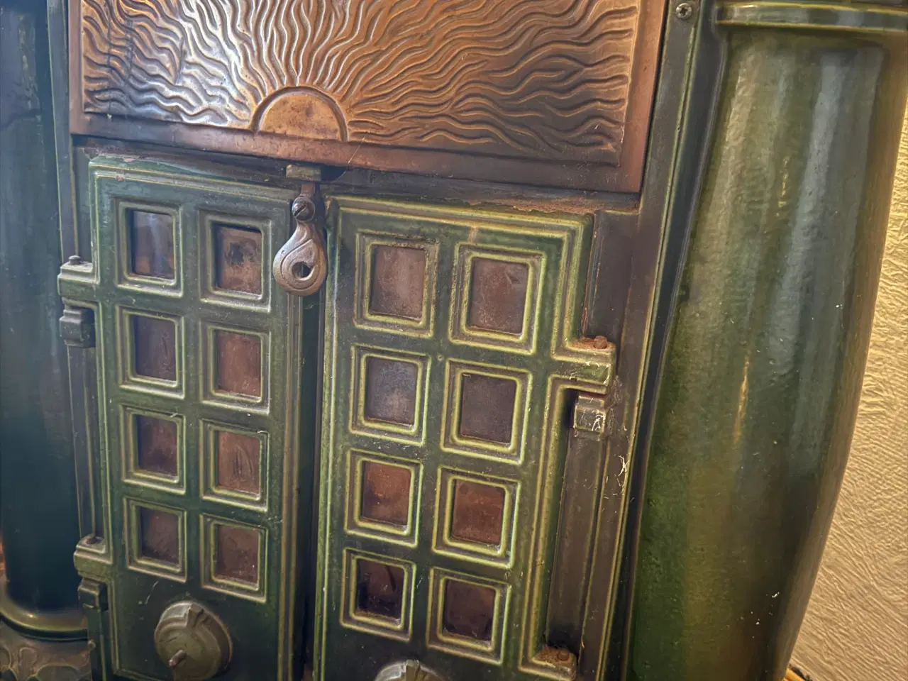 Billede 2 - Antik brændeovn/kakkelovn