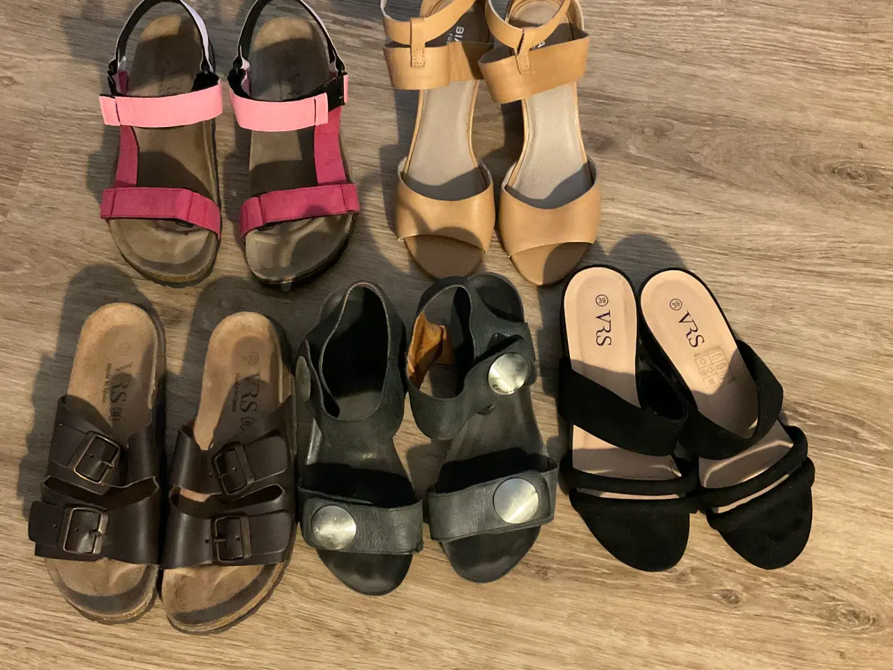 Billede 1 - Pris for alle sko i alt 150kr !!