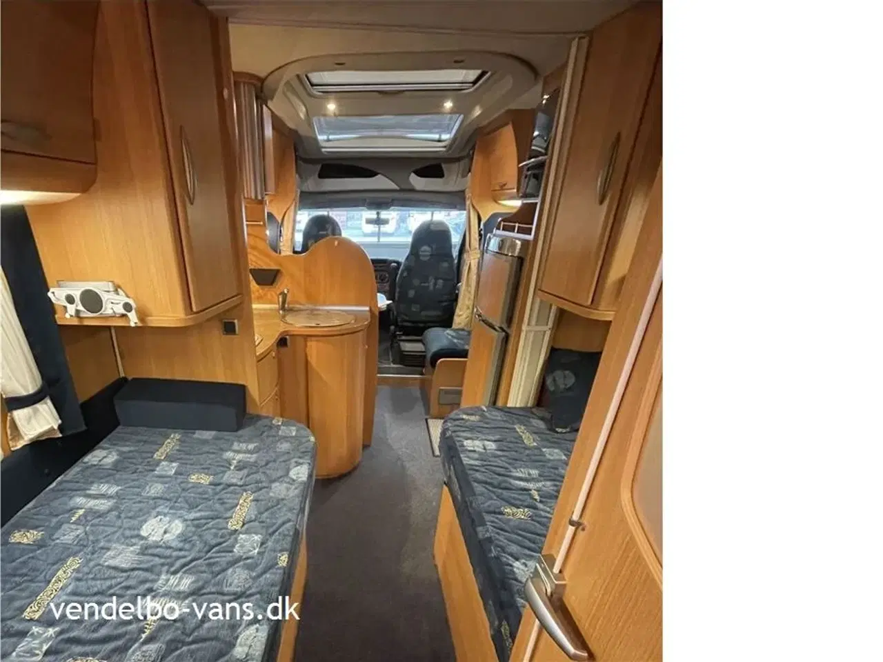 Billede 7 - 2008 - Chausson Allegro 96   Enkelsenge i lav (sidde) højde og toilet og bad i bagenden