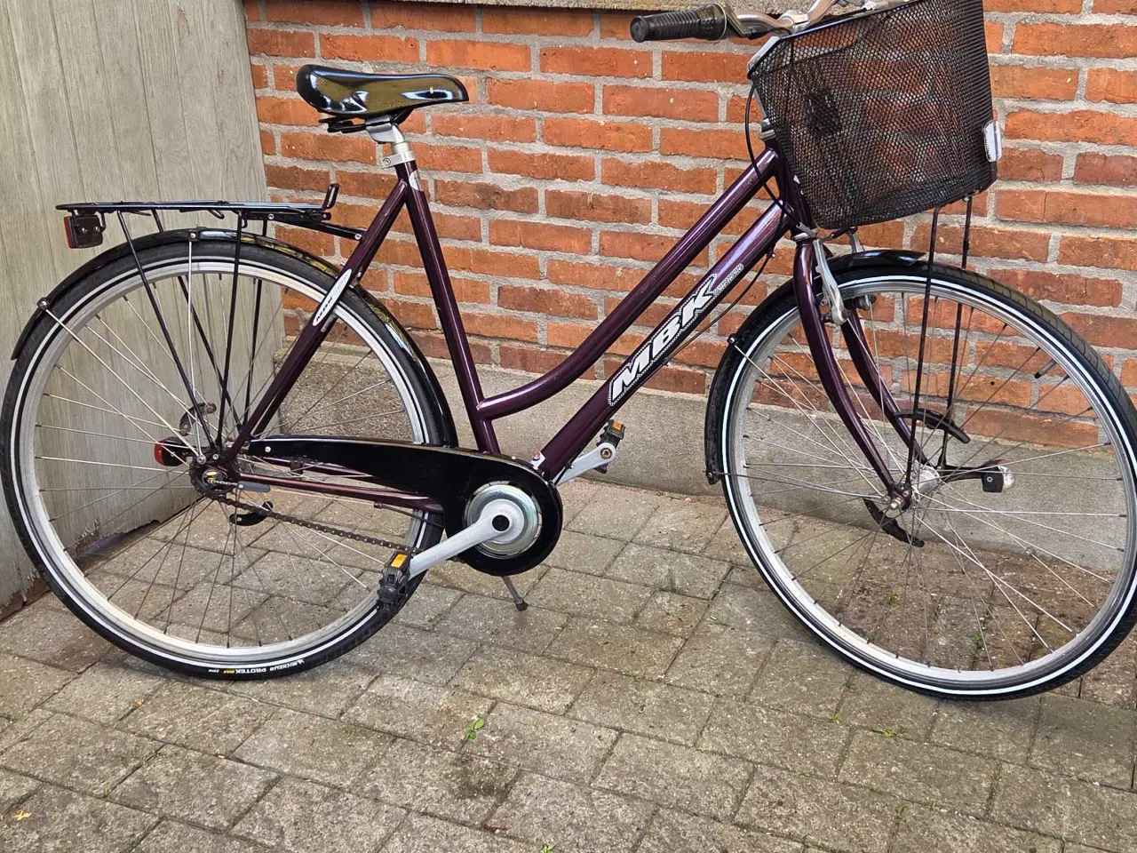 Billede 1 - MBK. 28 " Høj 57 cm . 3 gear . For og baglygter me
