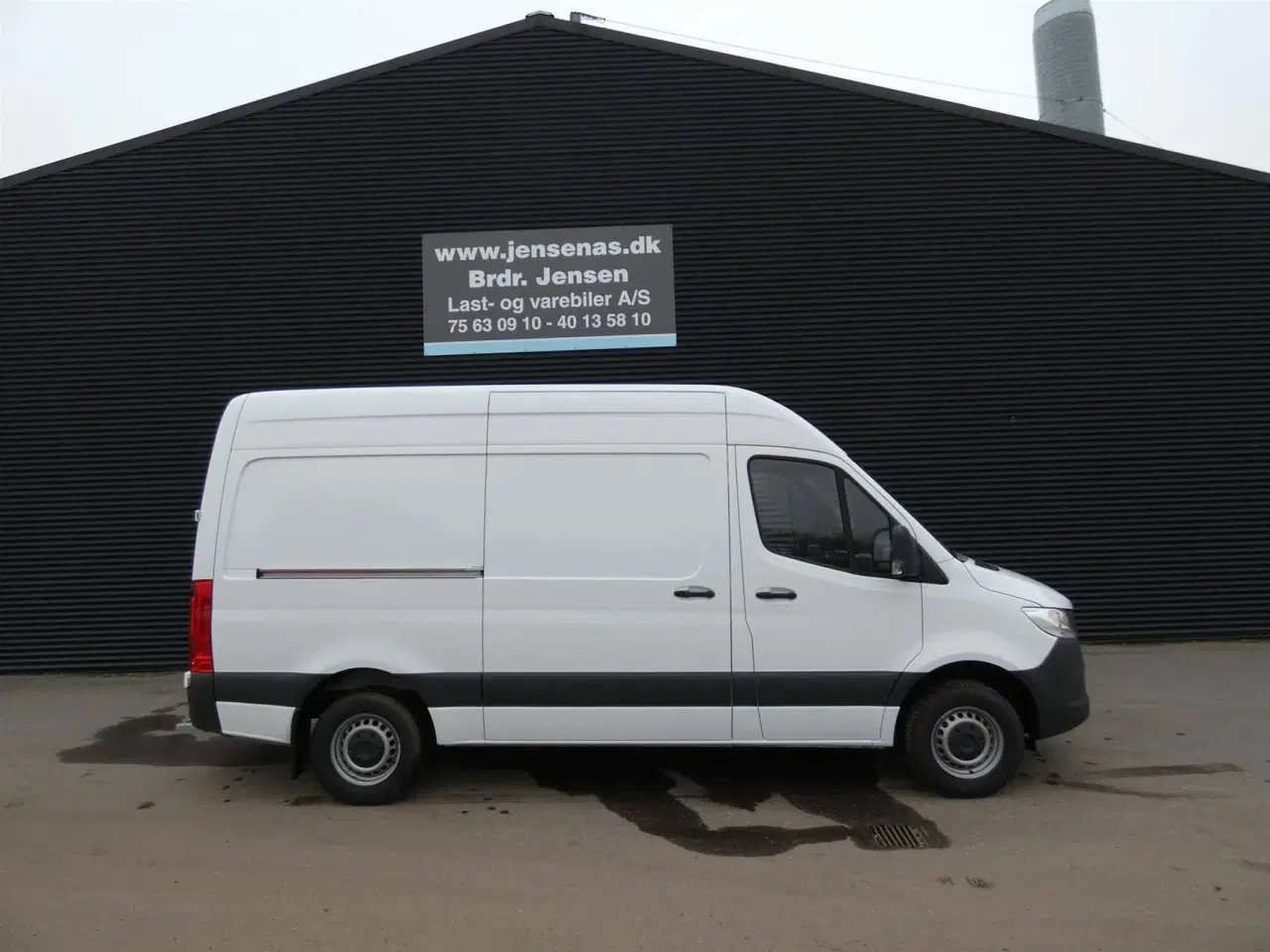 Billede 2 - Mercedes-Benz Sprinter 317 2,0 CDI A2 H2 RWD 9G-Tronic 170HK Van Aut.