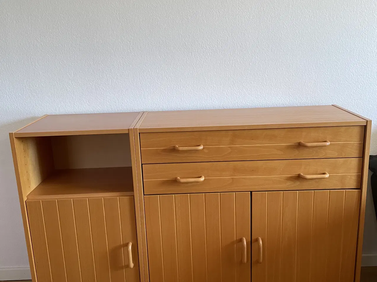 Billede 4 - Vitrineskab med reol