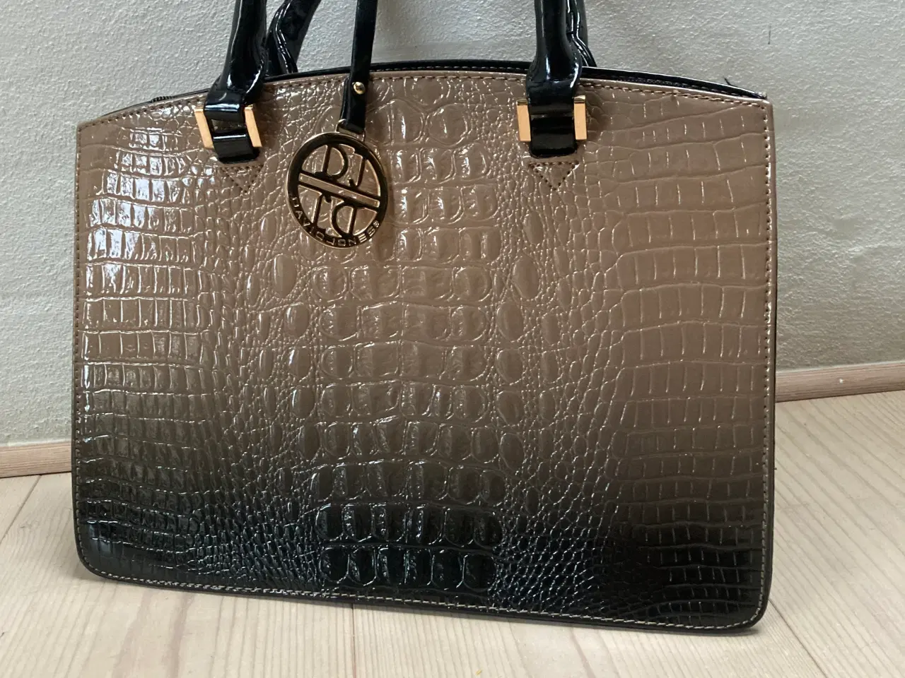Billede 1 - Elegant DAVID JONES håndtaske sælges