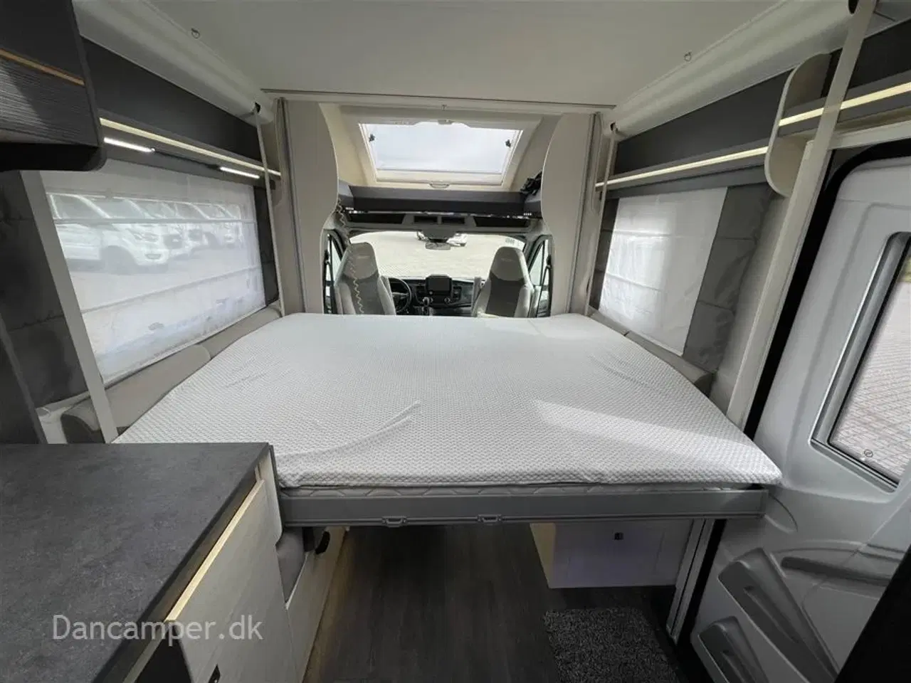 Billede 16 - 2021 - Chausson 640 Titanium Premium   Kommisionssalg - 200 AH Lithium, 2000W inverter, 170Hk &amp;amp;amp;amp;amp; 6-trins automatgear, Solceller mm.