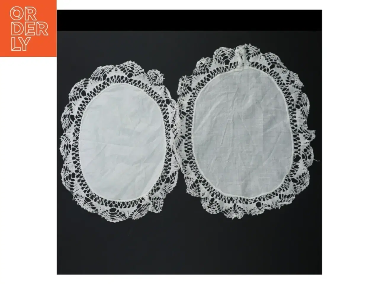 Billede 1 - To ovale blonder med blondekant (str. 23x18 cm)