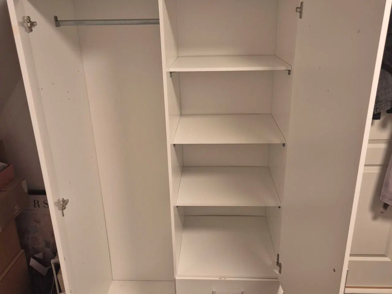 Billede 2 - Garderobeskab Fandrup fra Jysk