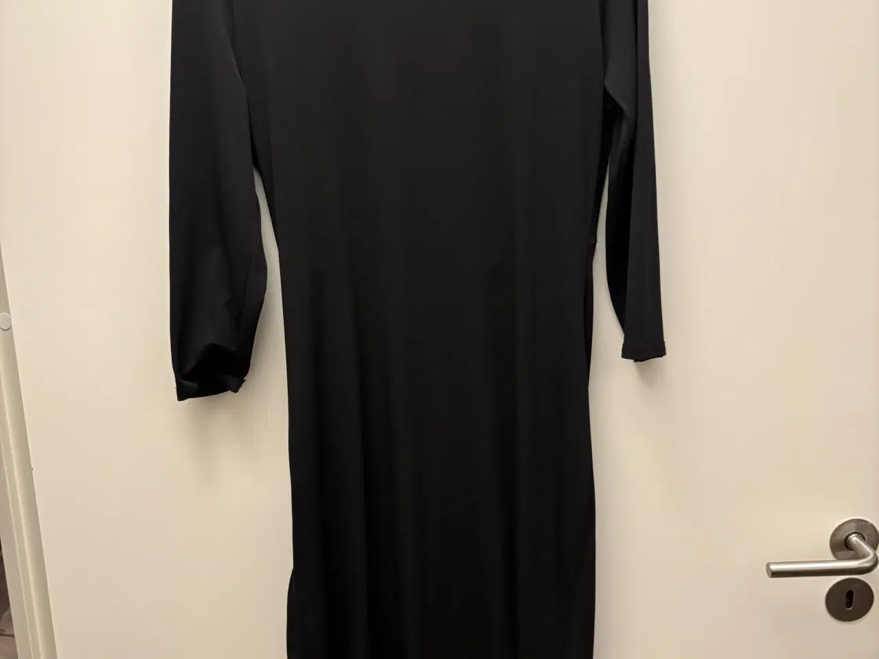 Billede 3 - Mellem lang kjole