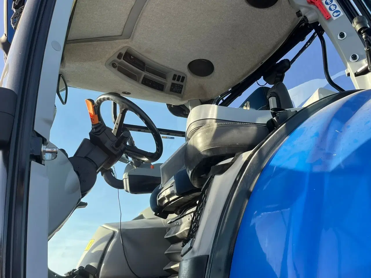Billede 9 - New Holland T7.290 Med frontlift & traktoren er GPS klar