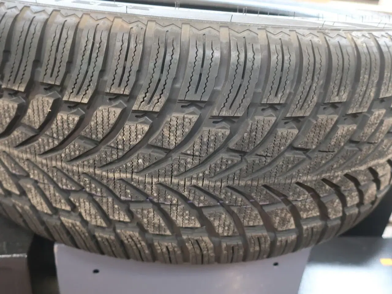 Billede 2 - Dæk NOKIAN TYRES 265/45R21