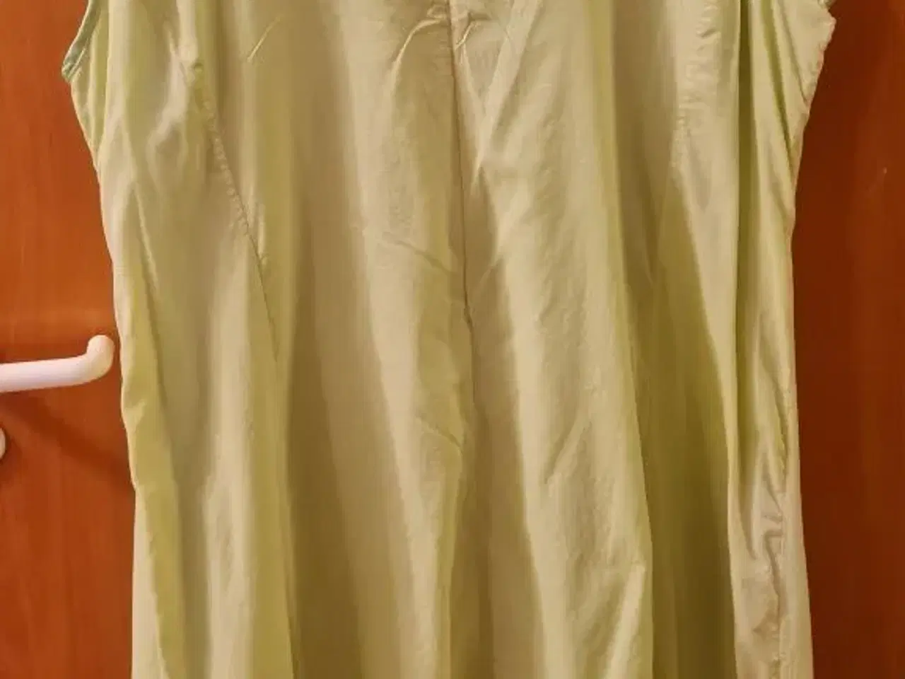 Billede 3 - Limegrøn kjole str xl 54 fra Zhenzi