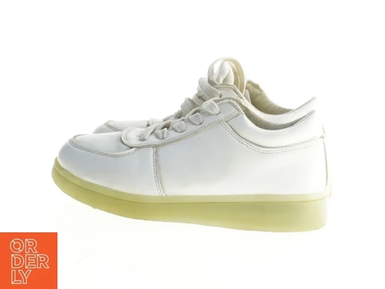 Billede 1 - Hvide sneakers (str. 3)