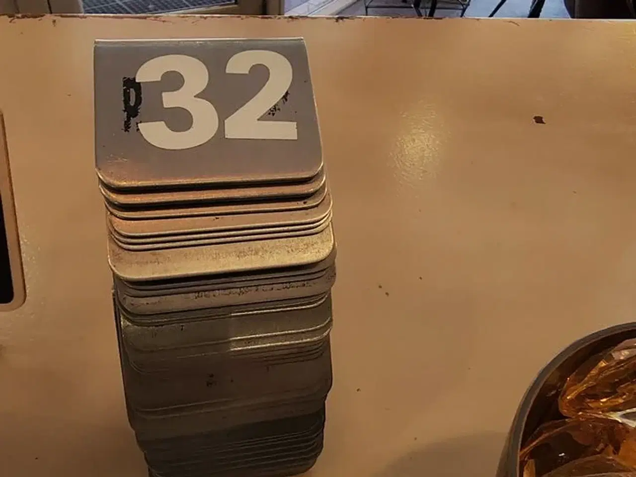 Billede 6 - Bordskilte mv.