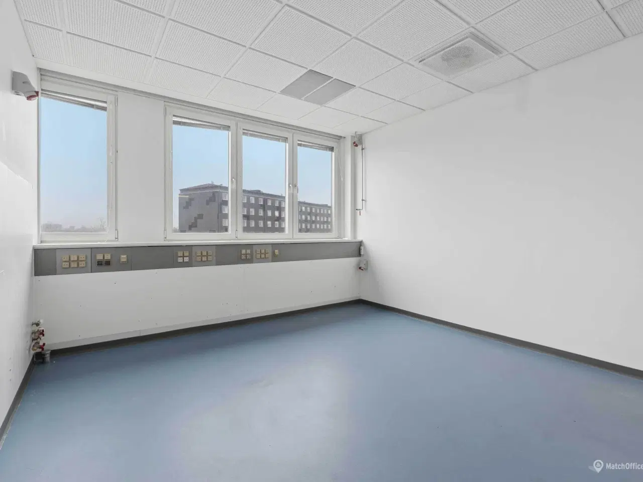 Billede 19 - Moderne og lyst laboratorium med kontor tæt på metro