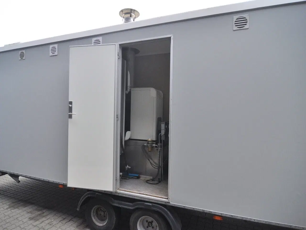 Billede 6 - Toilet-badvogn 2x4 bad med oliefyr