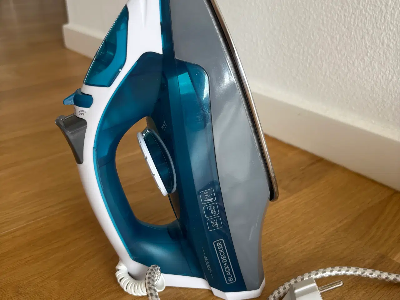 Billede 2 - BLACK+DECKER Dampstrygejern/Steam Iron (2200W)