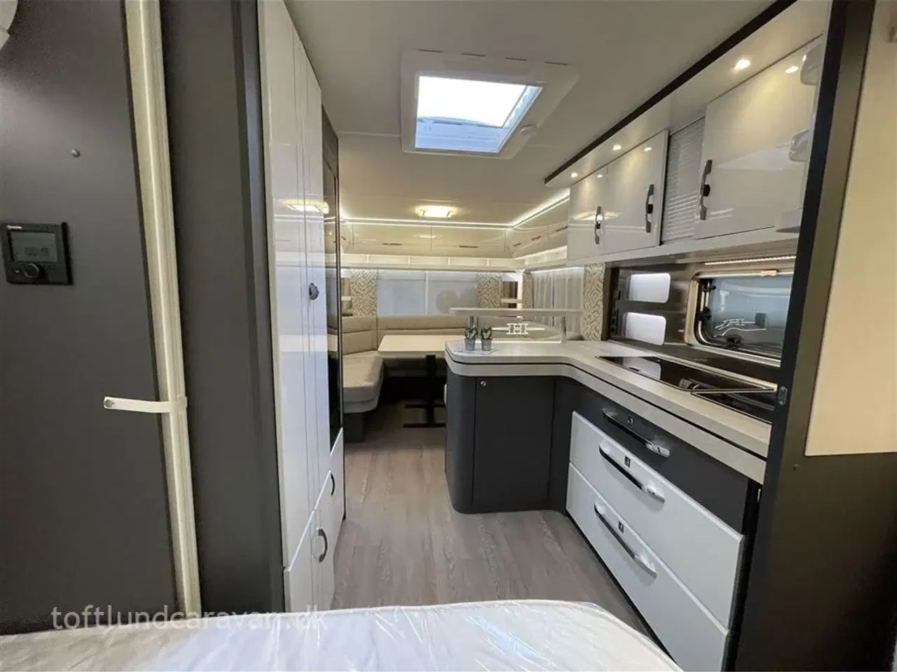 Billede 21 - 2025 - Hobby Excellent 560 CFe   NY 2025 MODEL, KÆMPE SIDDEGRUPPE OG KØKKEN. SENG 160*200cm. Super flot Excellent, NU PÅ LAGER.