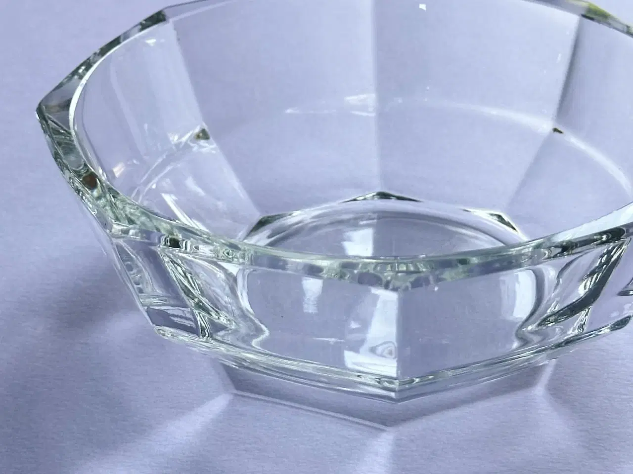 Billede 2 - Kantet skål, presset glas, NB