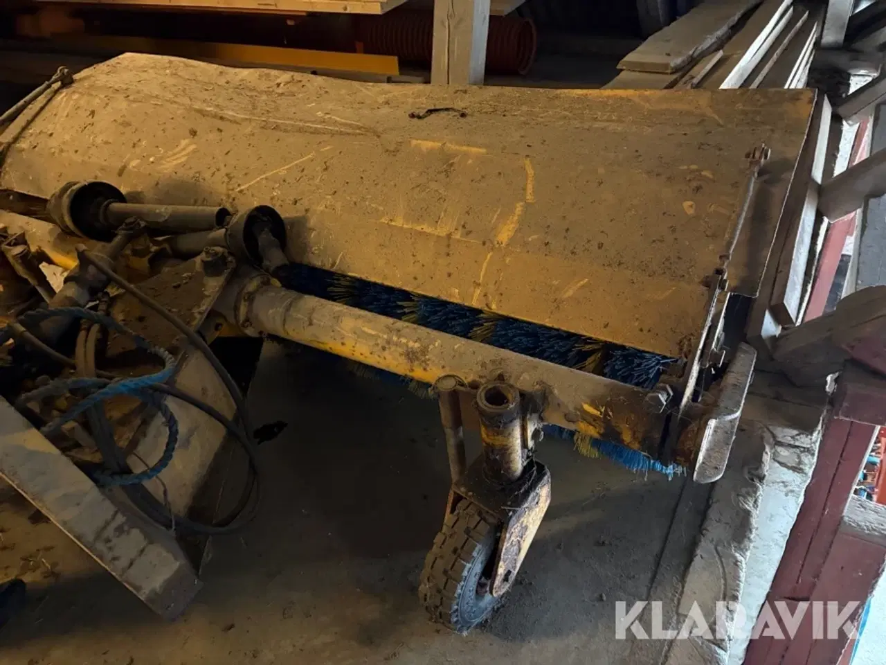 Billede 2 - Fejemaskine til traktor