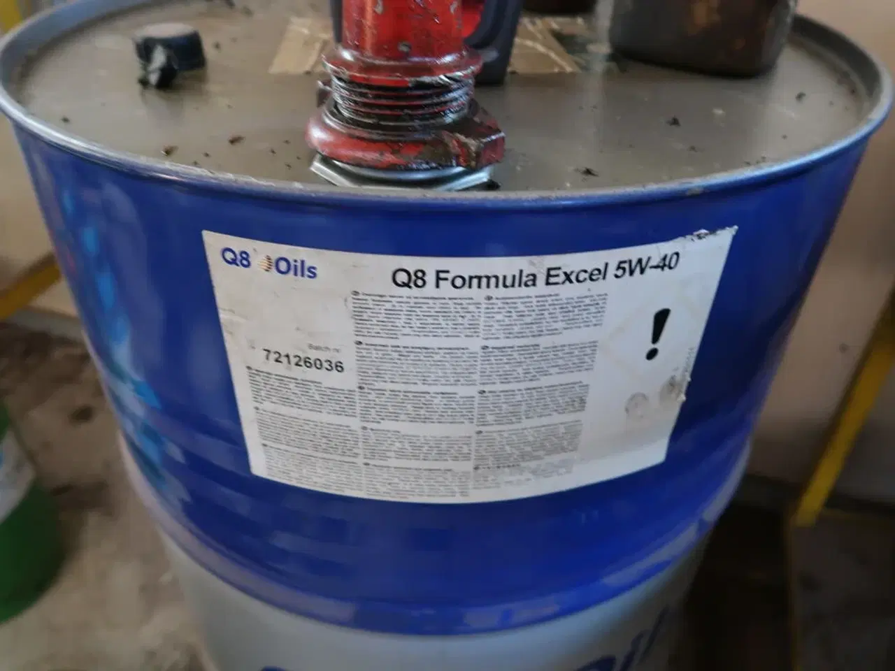 Billede 2 - Dunk med olie samt dispenser