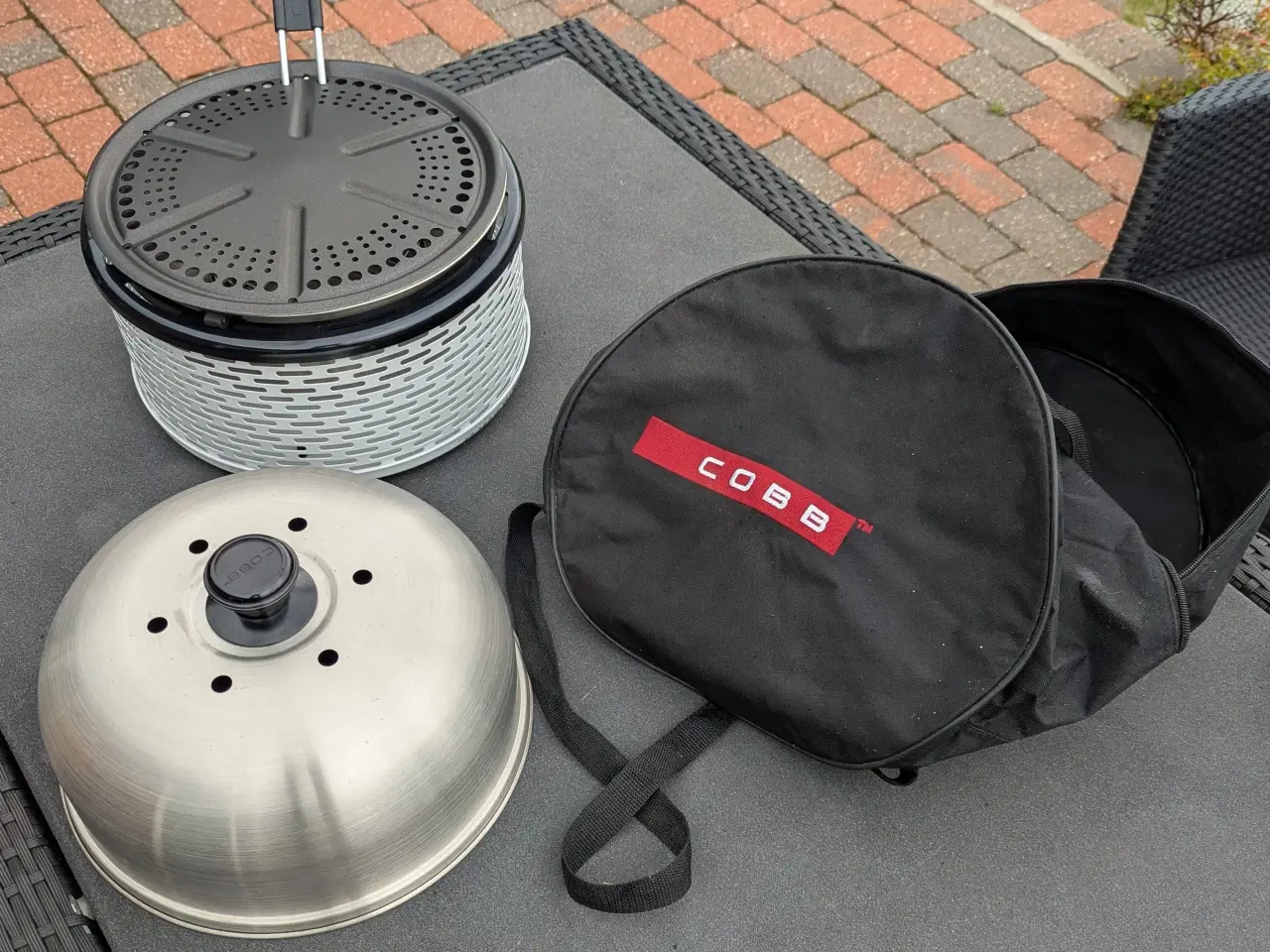 Billede 2 - Cobb, Flot transportabel bordgrill