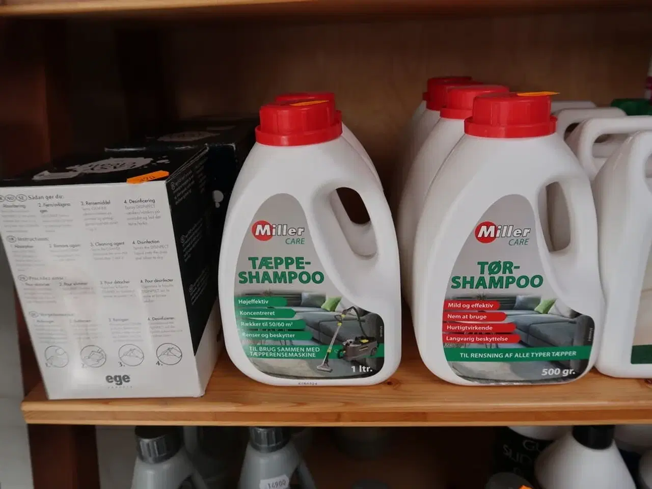 Billede 2 - Hylde med div. Plejemidler