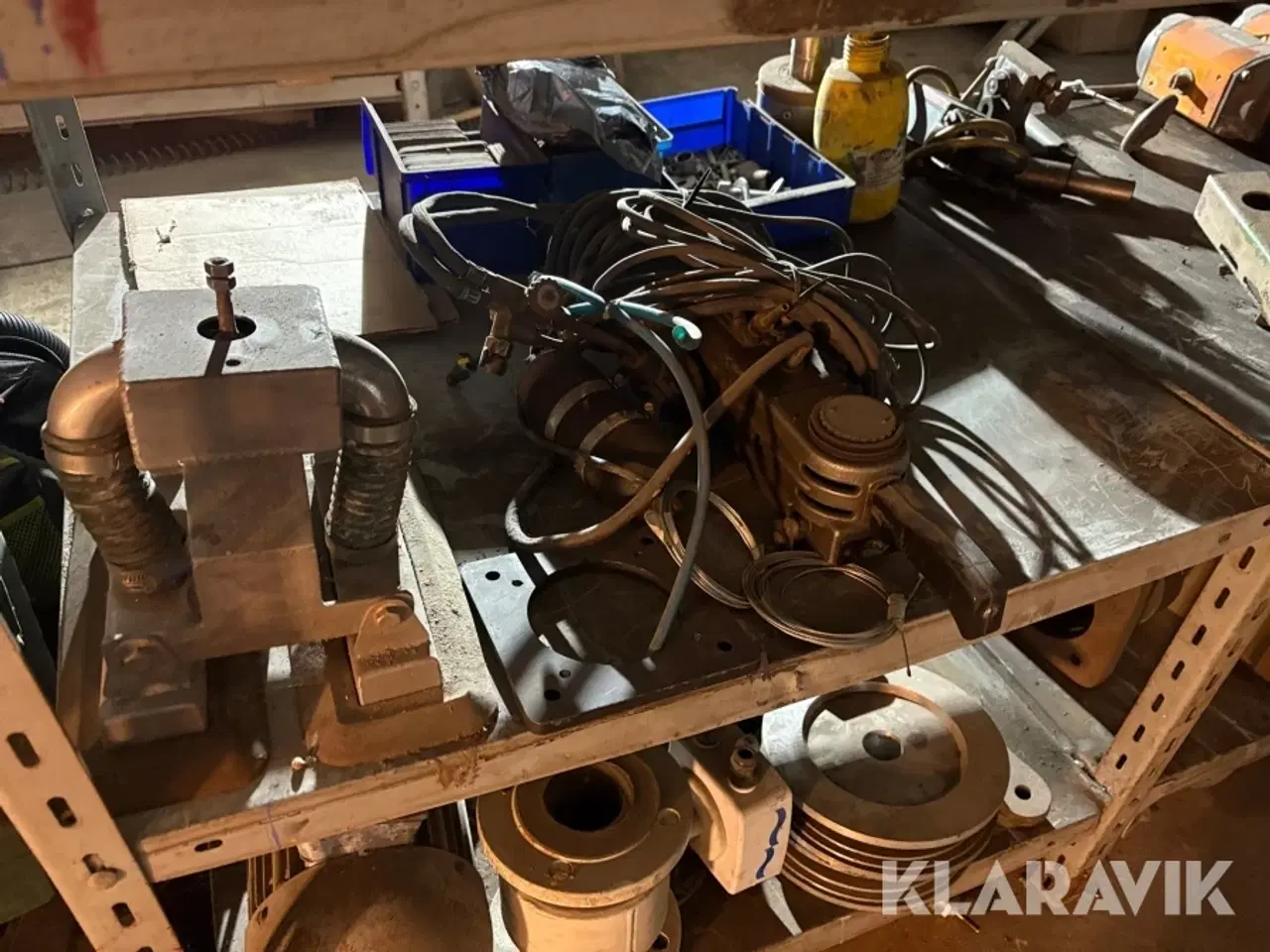 Billede 9 - Blandet lot el-motorer, rørsamlere, plastkæder, beslag.