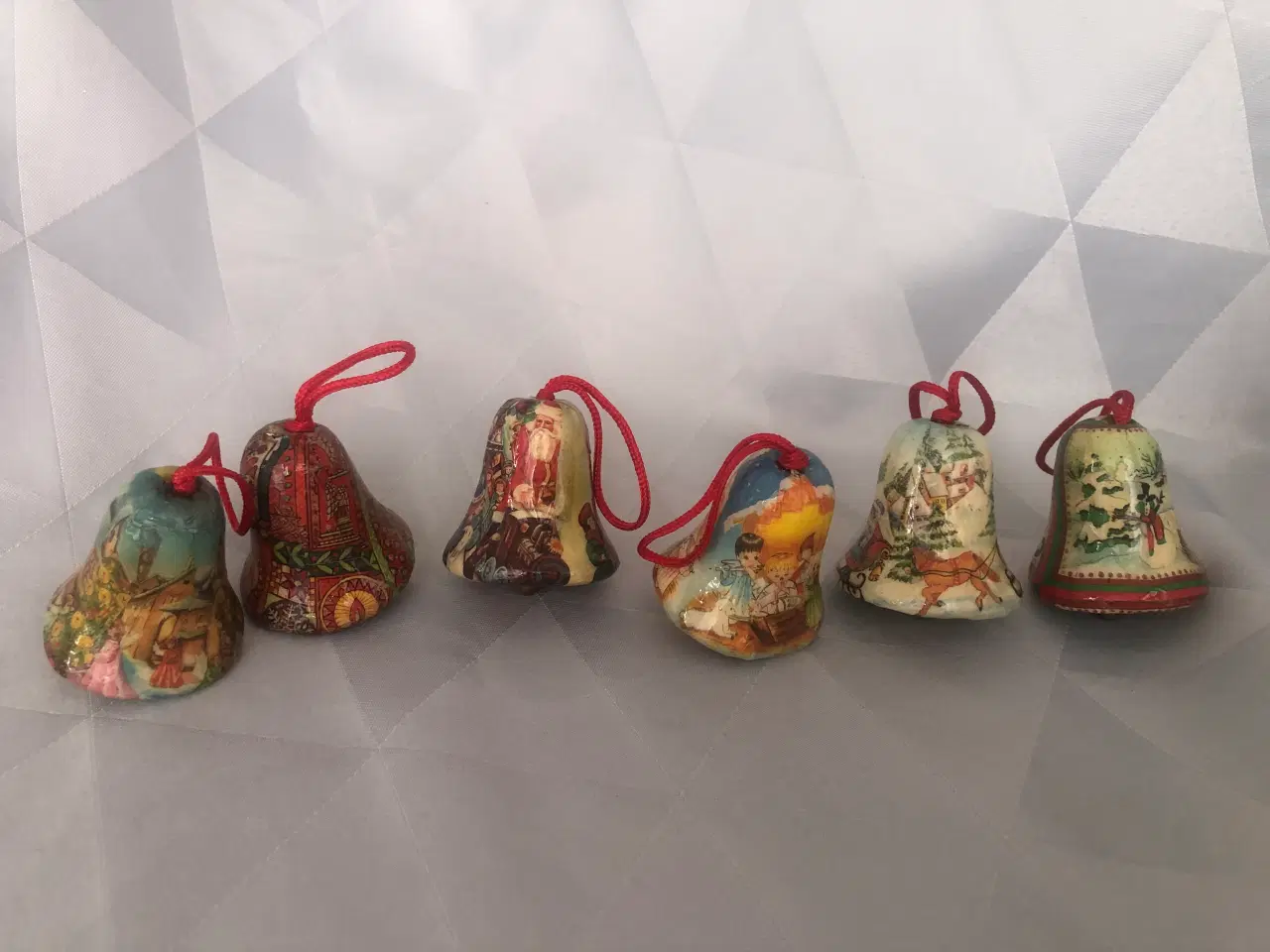 Billede 14 - 6 ældre juleklokker til ophæng