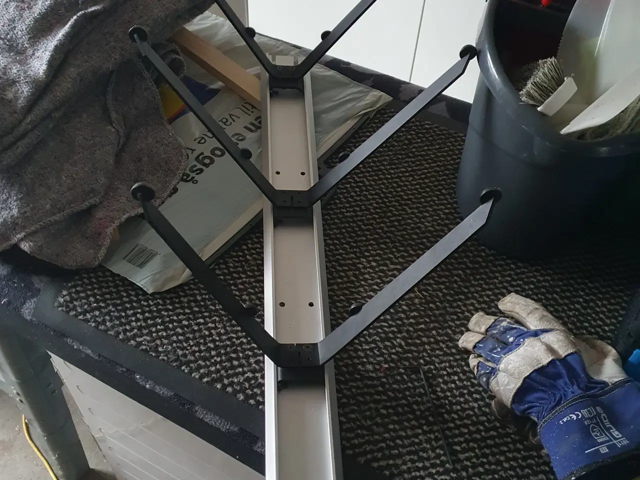 Billede 1 - Ledningsskjuler med hylder