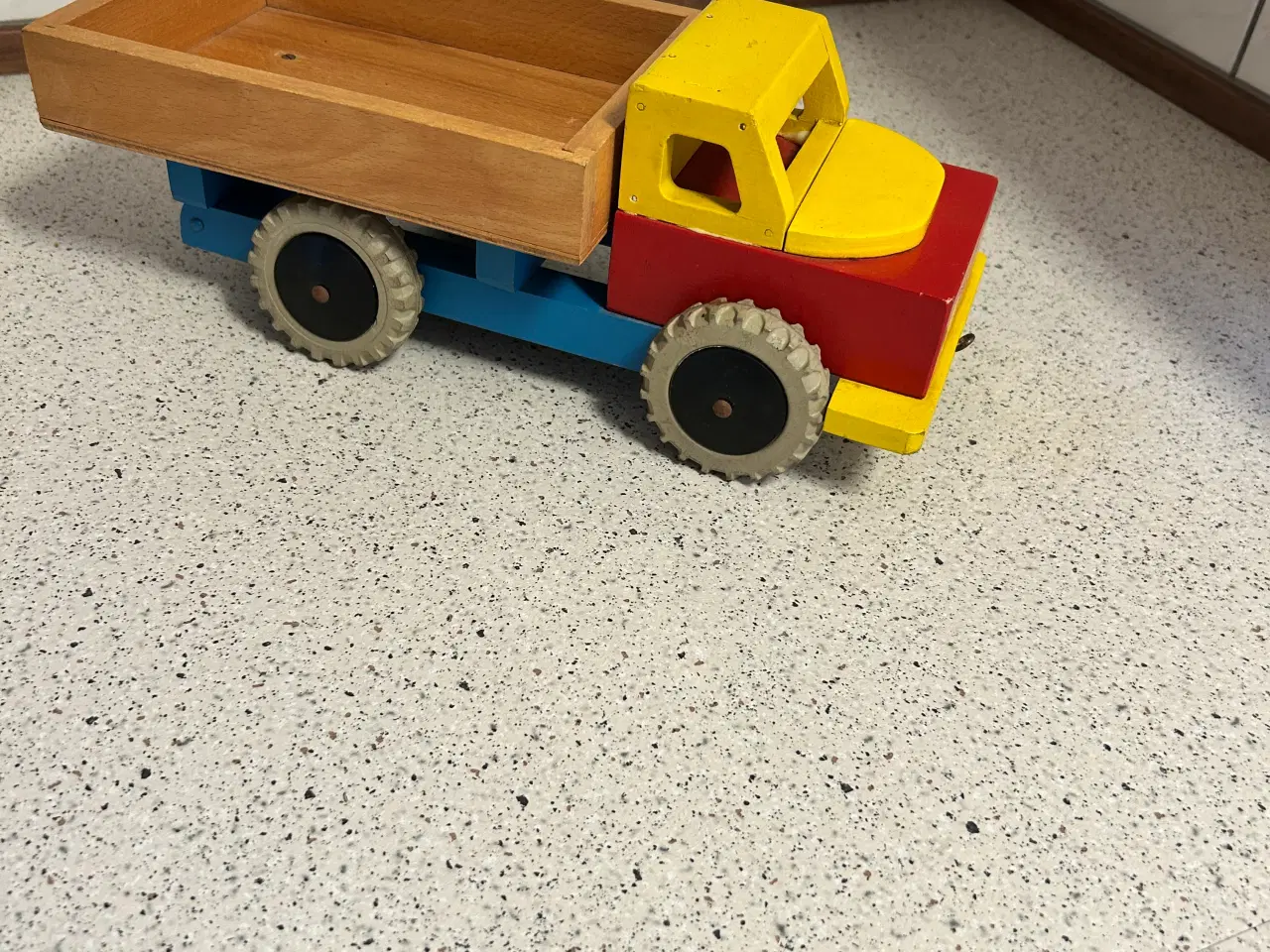 Billede 1 - Modellastbil 