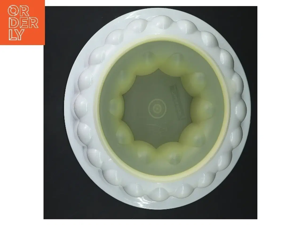 Billede 5 - Plastikskål med låg fra Tupperware (str. Ø 23 cm)