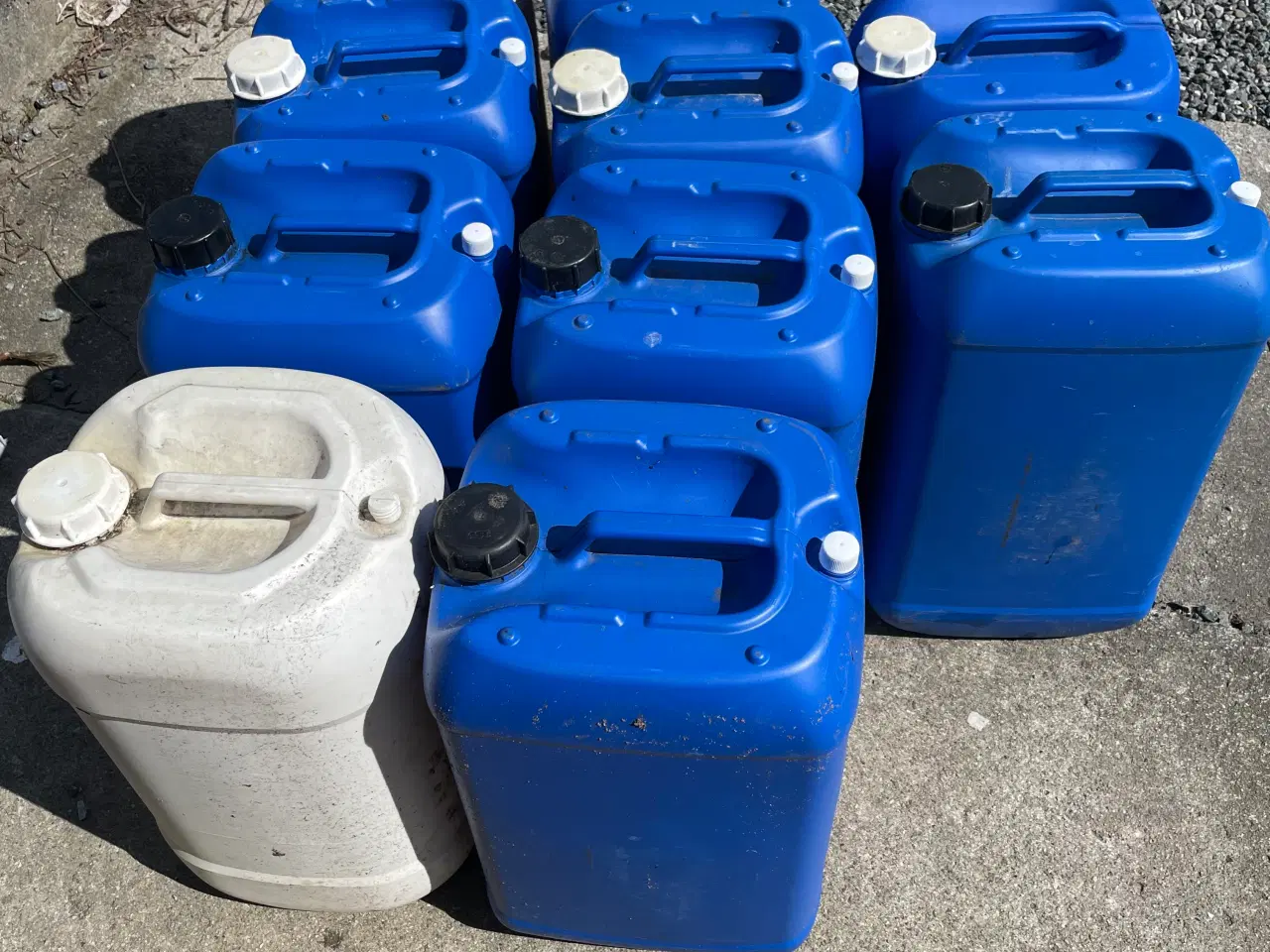 Billede 2 - 25 liters dunke 