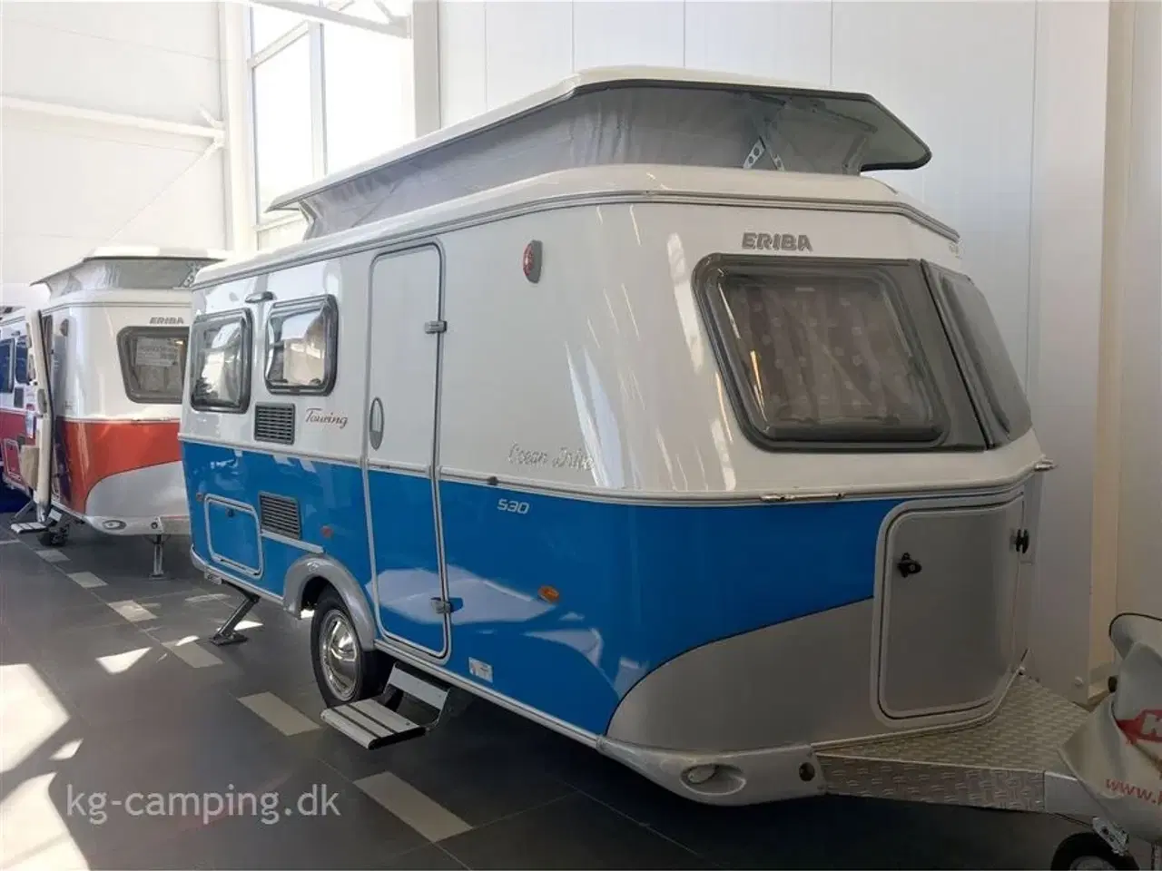 Billede 1 - 2022 - Eriba Touring Troll 530 Ocean Drive TILBUD nedsat med kr. 42.100,- | Lækker Retro rejsevogn i topkvalitet.