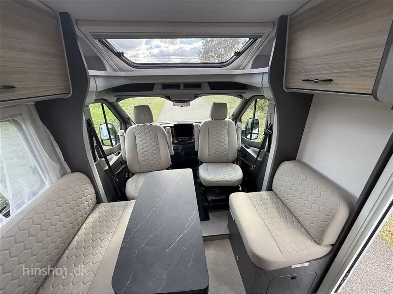 Billede 17 - 2026 - Etrusco V 6.8 SCF Scandic Edition Aut.   Lækker Autocamper med automatgear og face to face siddegruppe fra Hinshøj Caravan.