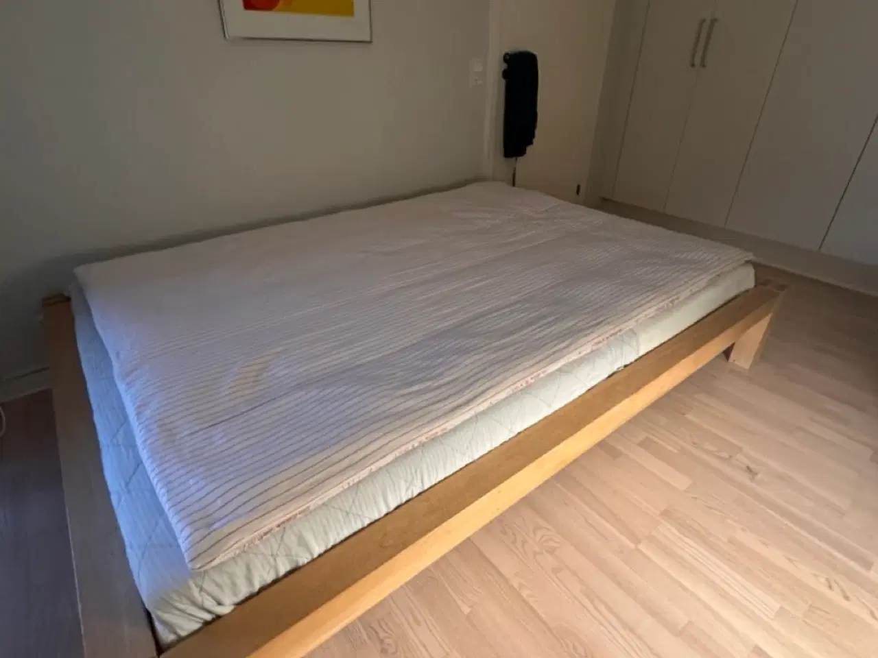 Billede 3 - Komplet dobbeltseng med madrasser