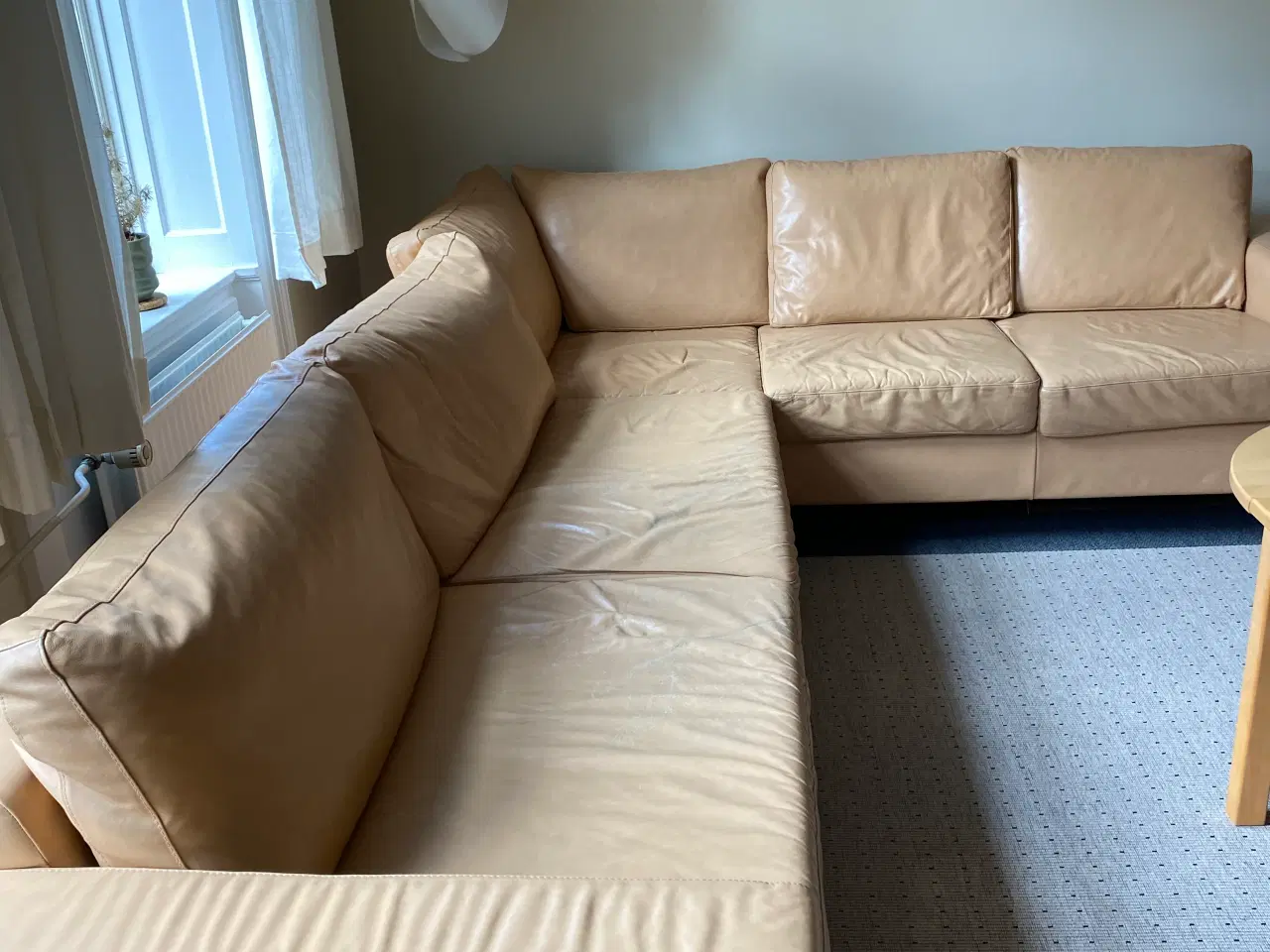 Billede 1 - Hjørnesofa i lys brun læder