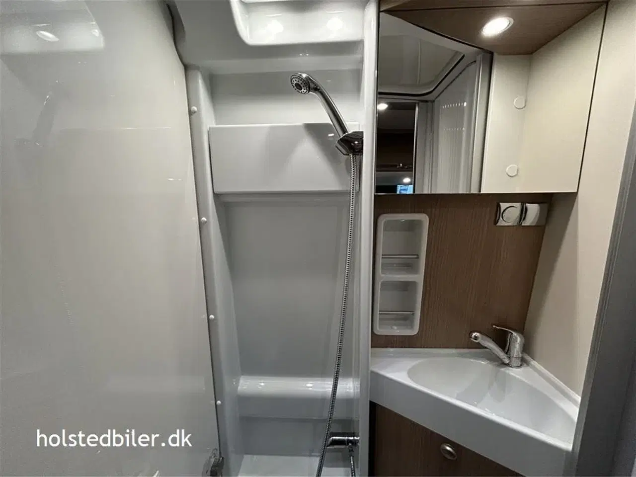 Billede 14 - 2024 - Carthago premium van 640 LE   Luksus van med enkeltsenge og KUN km 10000 - som ny. Aut.