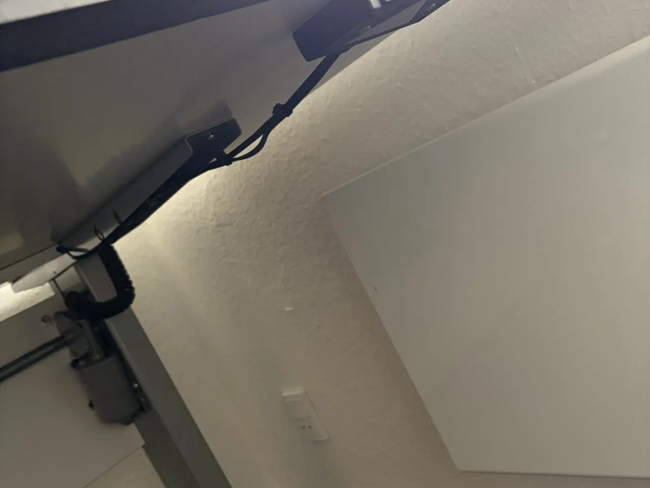 Billede 3 - Hæve-sænkebord i hvid