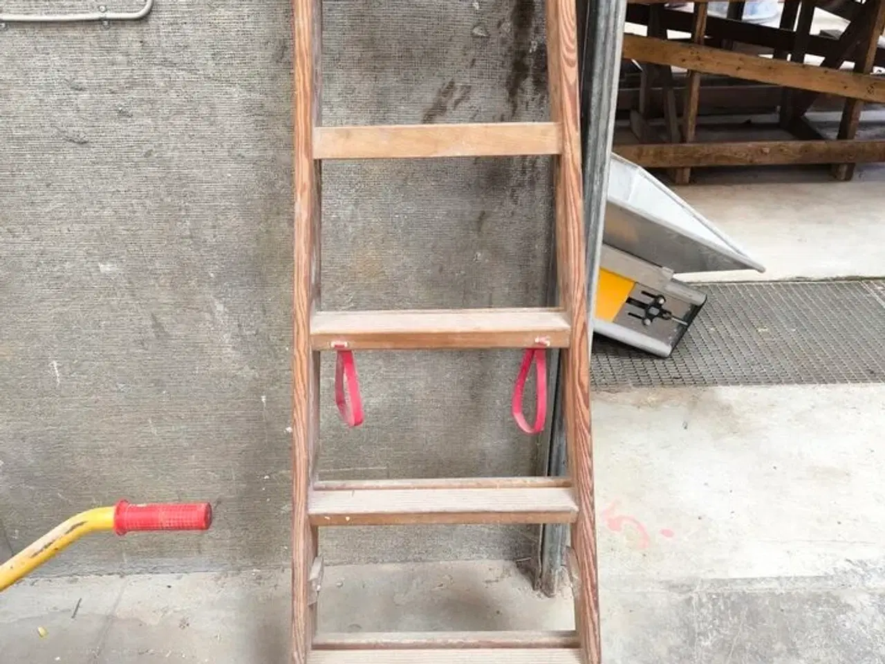 Billede 1 - 5 trins JUMBO wienerstige i træ 1,4m