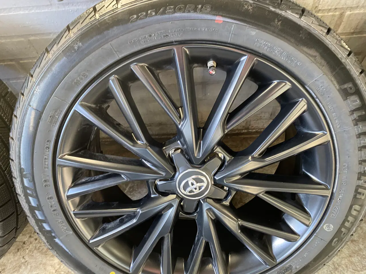 Billede 1 - Toyota fælge 5x114,3 18” med nye vinterdæk