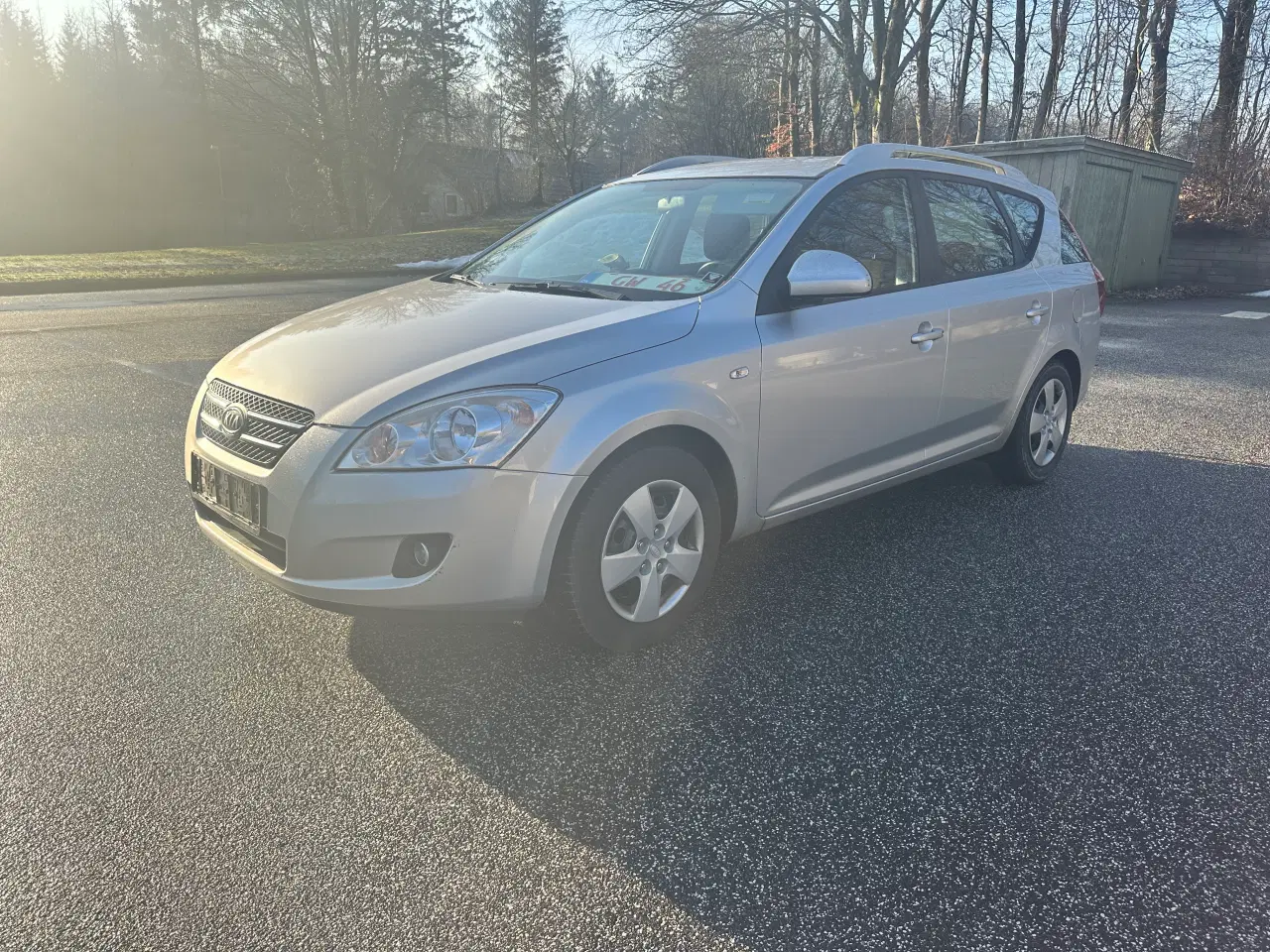 Billede 1 - Pæn og velholdt Kia Ceed 