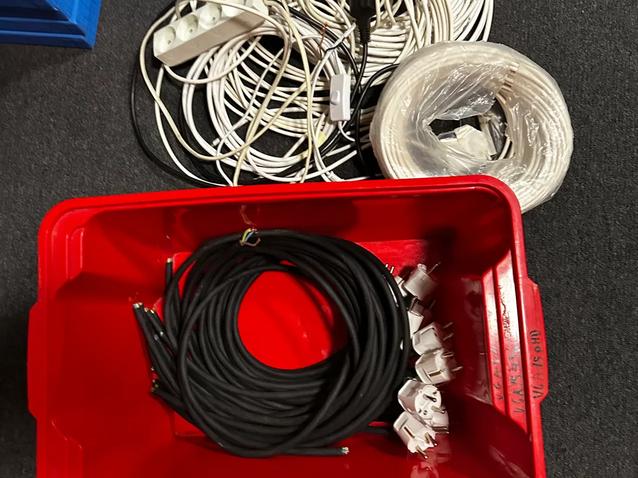 Billede 3 - Forlængerledninger, strømskinner, lampeledning mm.